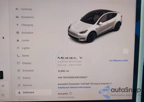 2022 Tesla Model Y Long Range Dual Motor All-Wheel Drive z USA, uszkodzony, nr VIN 7SAYGDEE4NF325837